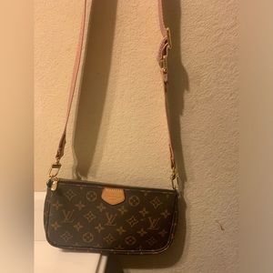 LOUIS VUITTON PURSE